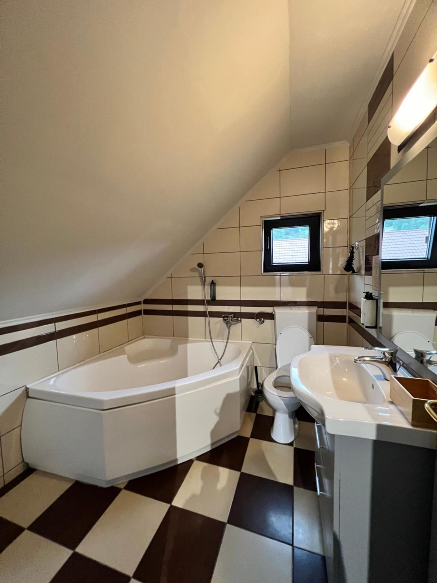 Garden Retreat (Adults Only) Hotel Bran  Ngoại thất bức ảnh